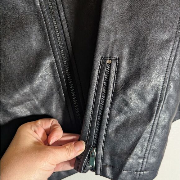 Raiders NFL Las Vegas Black Faux Leather Moto Zip Jacket Womens L NWOT - Picture 5 of 9
